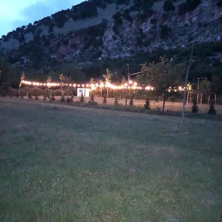 Gjelaj مكان تخييم *
